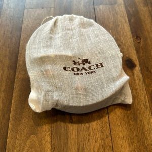 NWT Men’s Coach medium brown leather belt, size 40